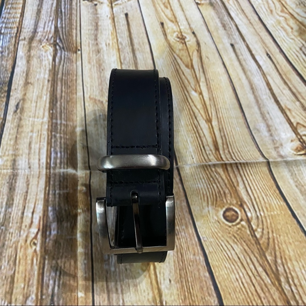 NEW‎ Unbranded Black Leather Belt 50” Length and 1 1/4” Wide